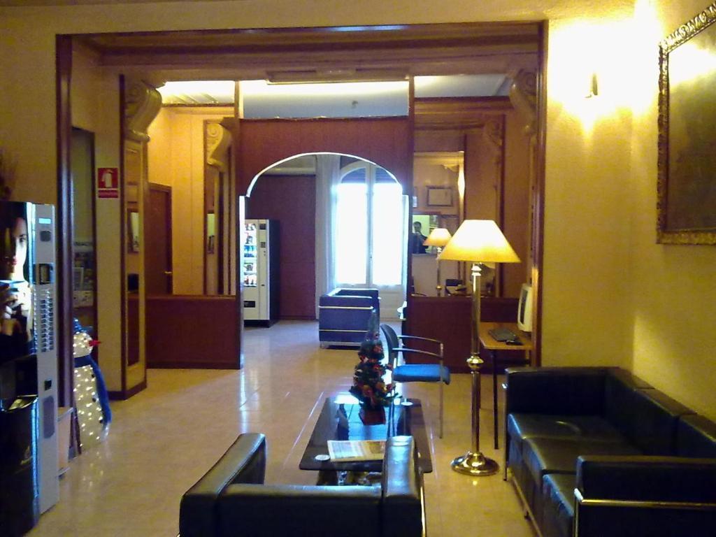 Hotel Toledano Ramblas Barcellona Esterno foto